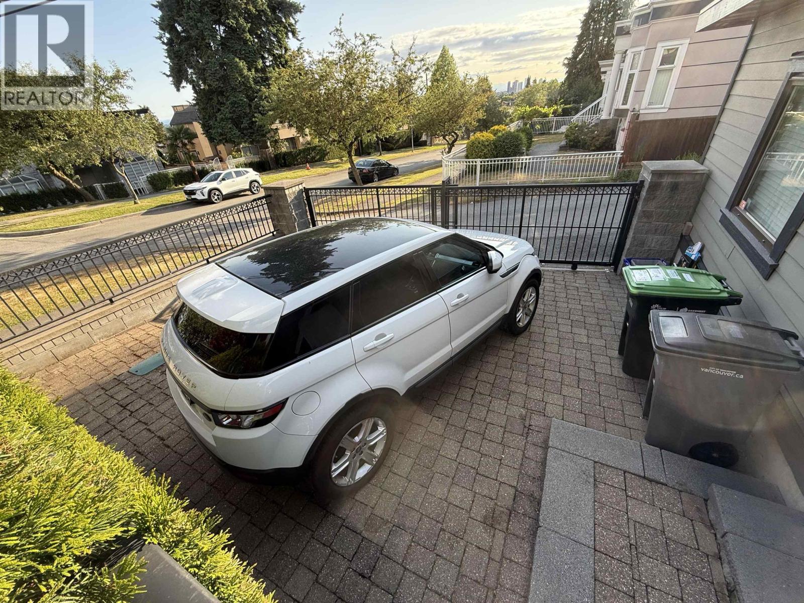 7689 Jasper Crescent, Vancouver, British Columbia  V5P 3S7 - Photo 12 - R3049251