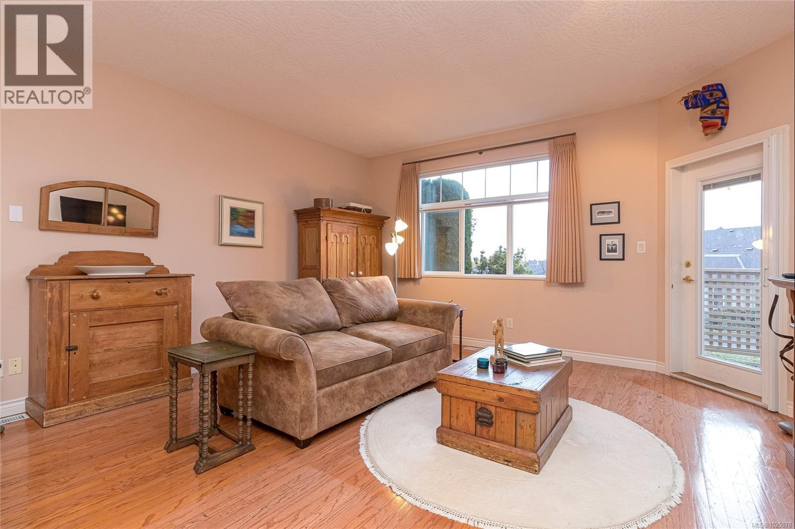 6 3281 Maplewood Rd, Saanich, British Columbia V8P 3M4 - Photo 16 - 1020078