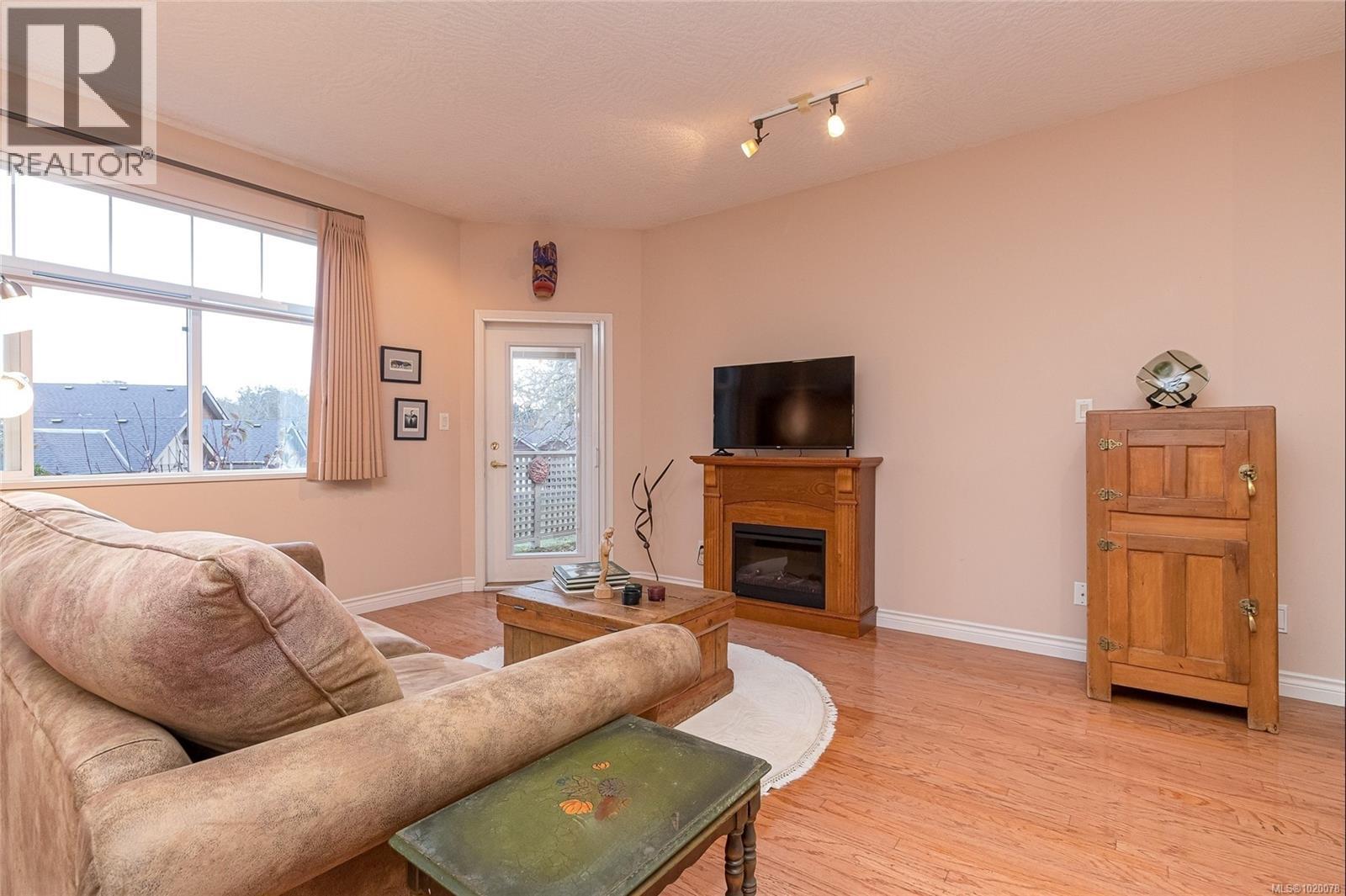 6 3281 Maplewood Rd, Saanich, British Columbia V8P 3M4 - Photo 17 - 1020078