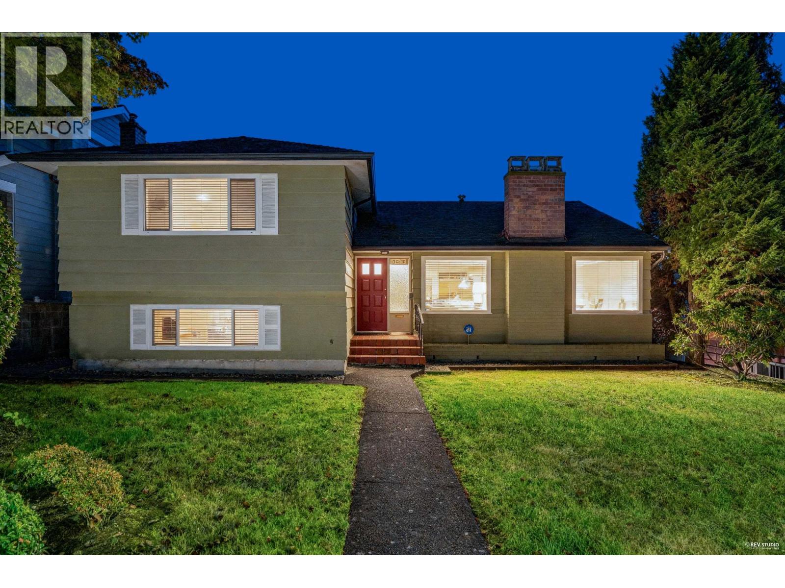 2056 W 29TH AVENUE, Vancouver, British Columbia