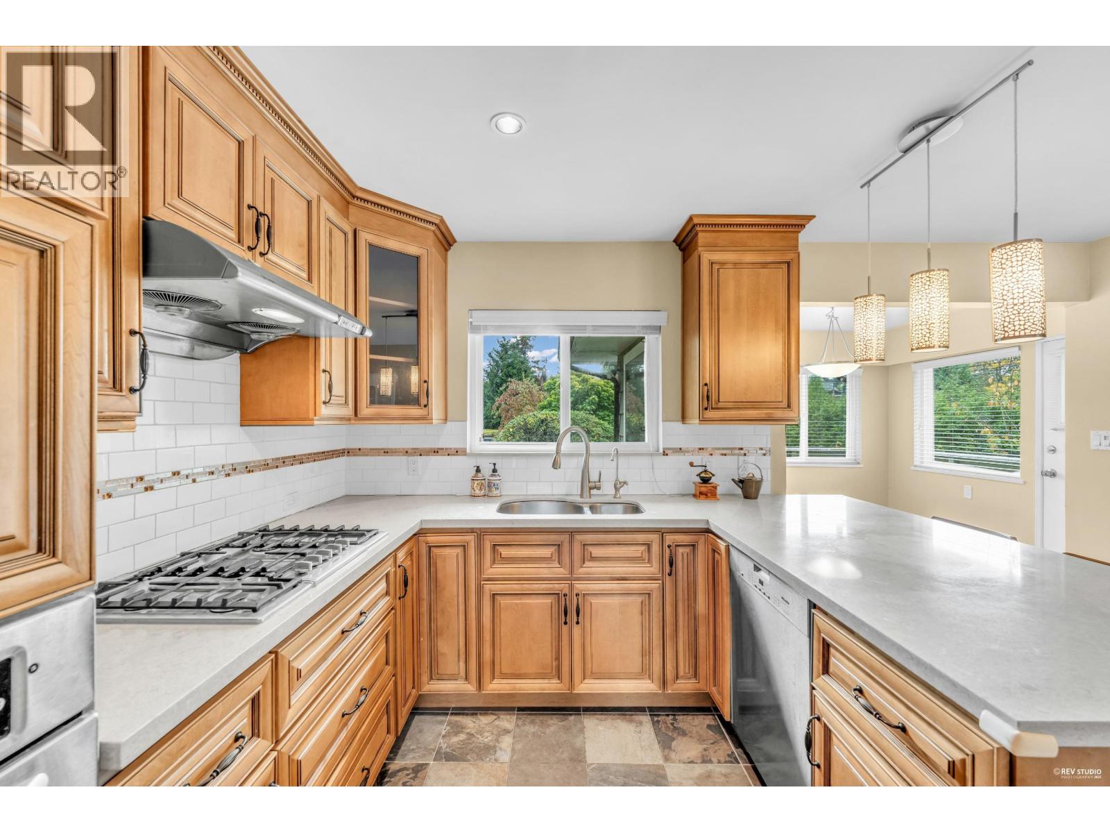 2056 W 29th Avenue, Vancouver, British Columbia  V6J 3A1 - Photo 8 - R3057375