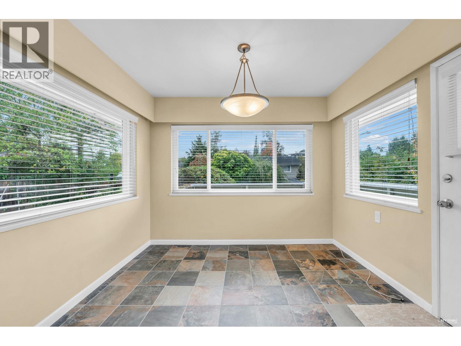 2056 W 29th Avenue, Vancouver, British Columbia  V6J 3A1 - Photo 10 - R3057375