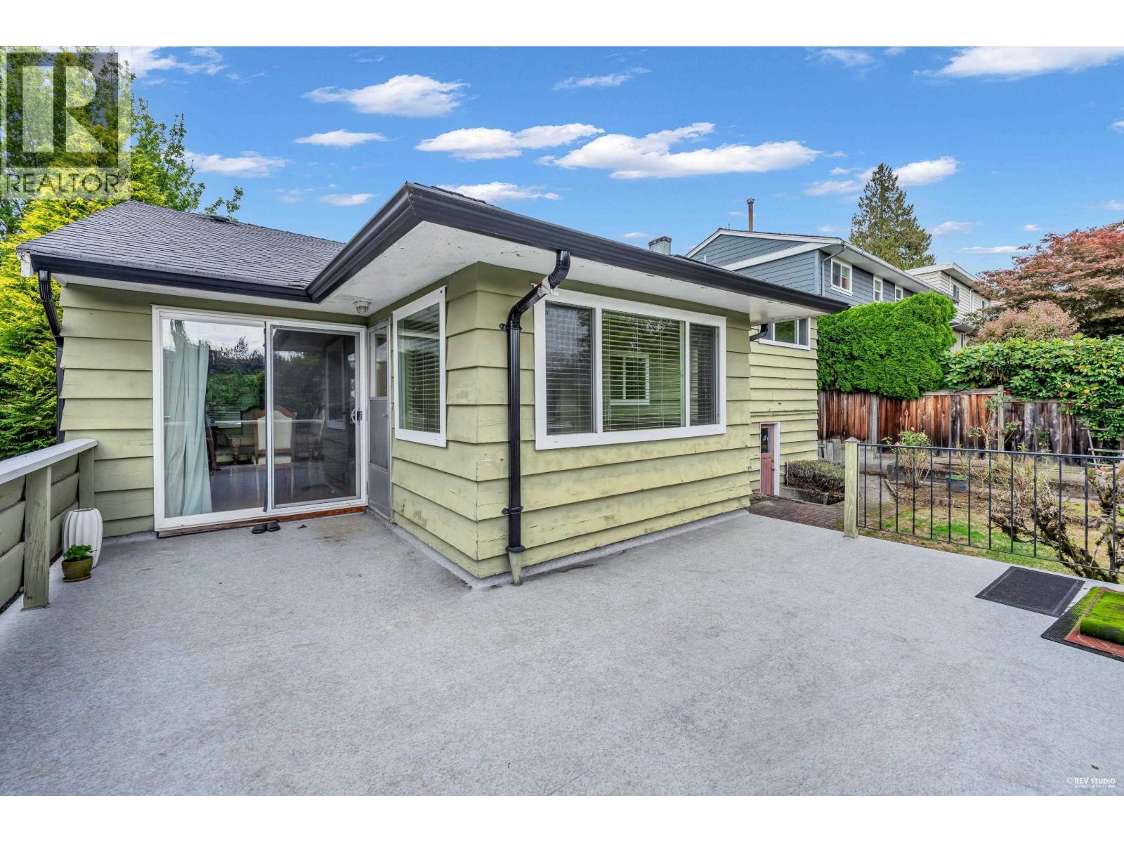 2056 W 29th Avenue, Vancouver, British Columbia  V6J 3A1 - Photo 35 - R3057375