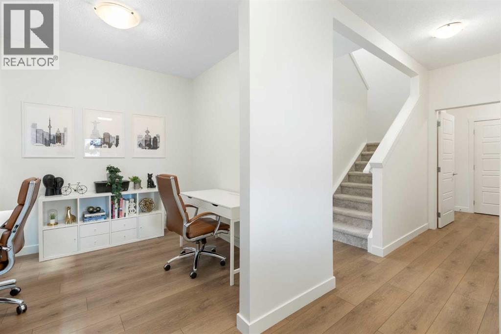 Property at 1635 Baywater Street SW image 3