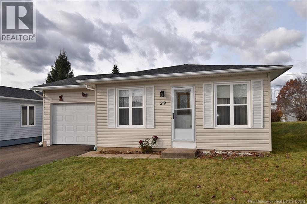 29 Kimberly Street, Fredericton, New Brunswick  E3G 5V6 - Photo 2 - NB129698