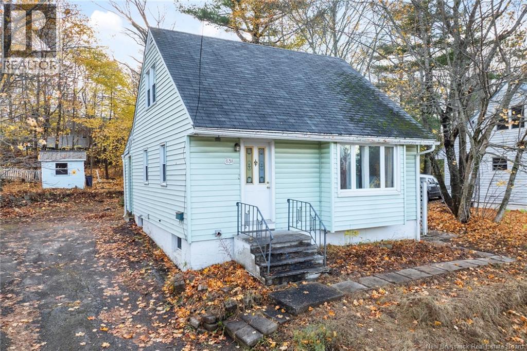 638 Kings College Road, Fredericton, New Brunswick  E3B 2G8 - Photo 2 - NB129800