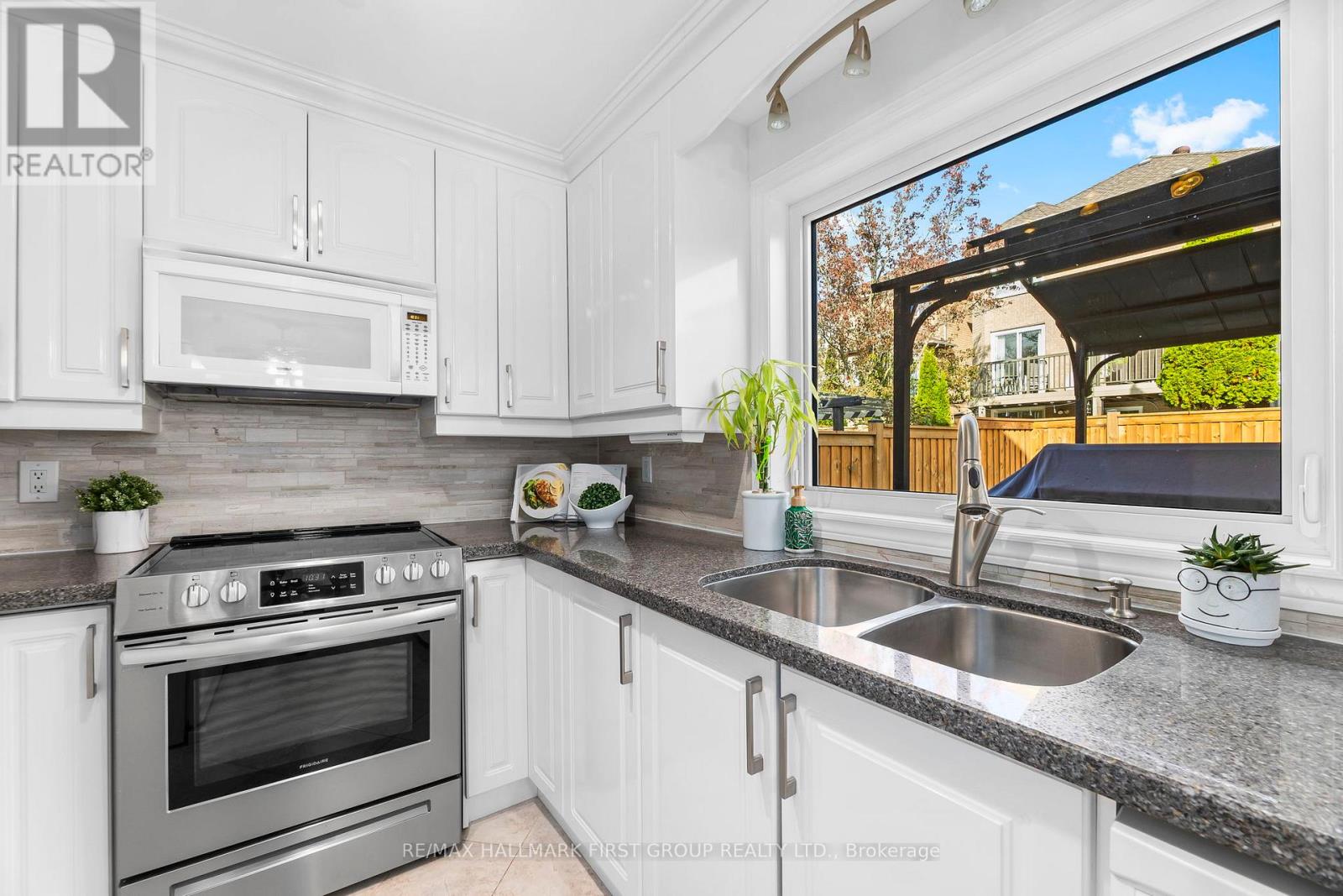 122 Thicket Crescent, Pickering, Ontario  L1V 6S6 - Photo 13 - E12487478