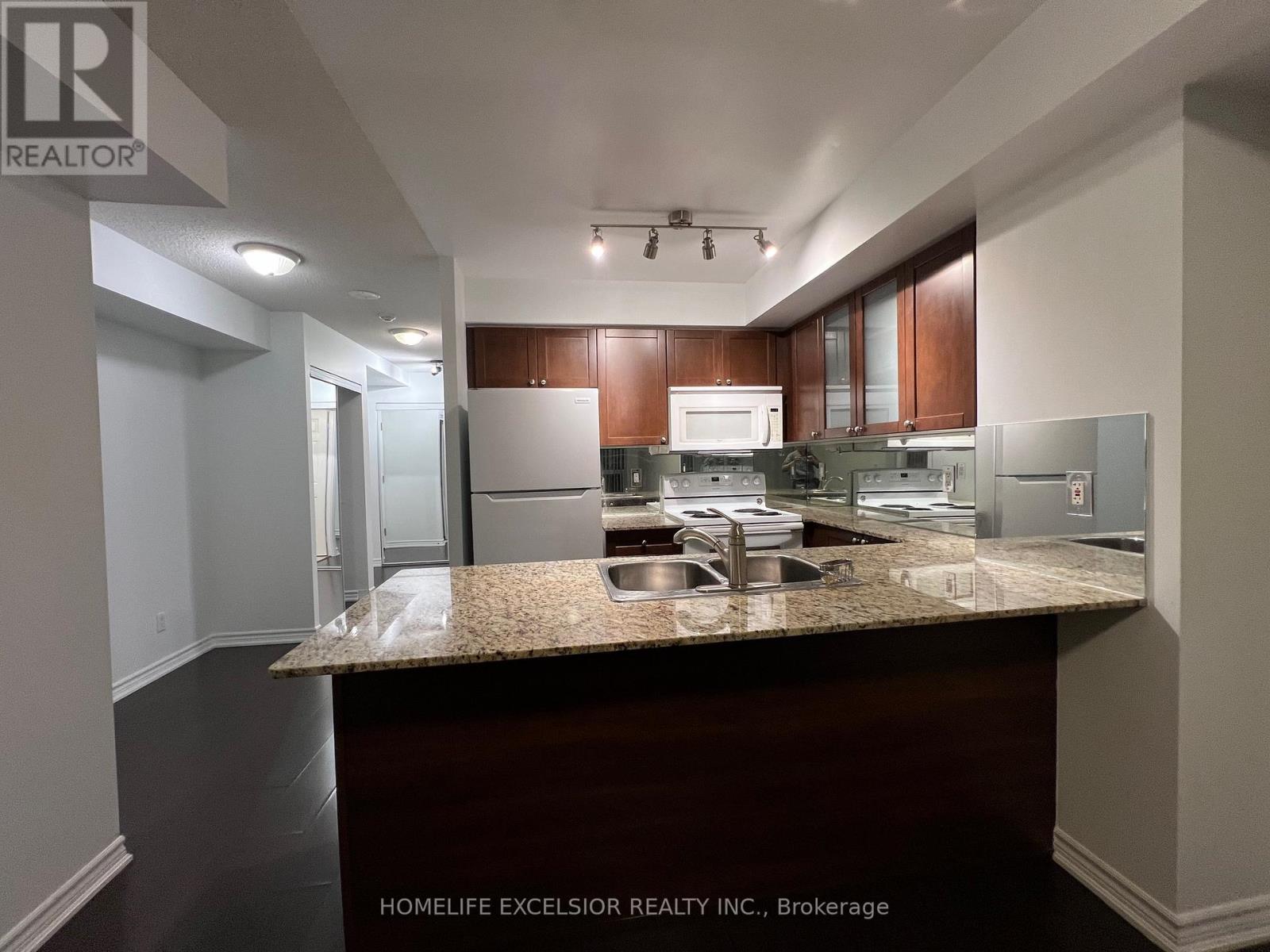 2011 - 761 Bay Street, Toronto, Ontario  M5G 2R2 - Photo 12 - C12526440