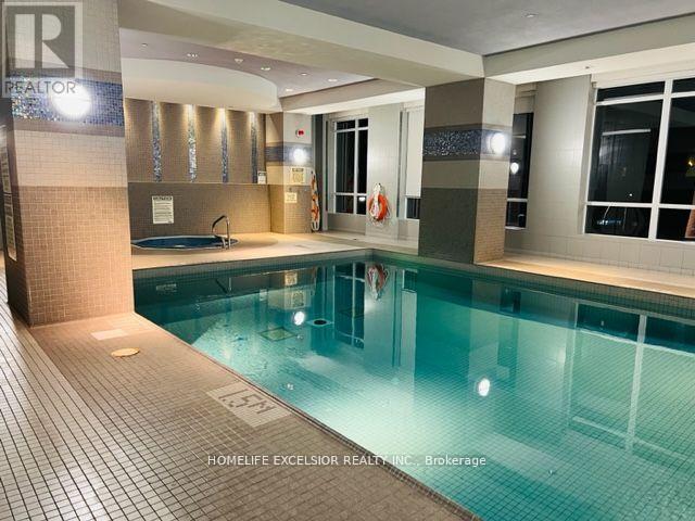 2011 - 761 Bay Street, Toronto, Ontario  M5G 2R2 - Photo 2 - C12526440