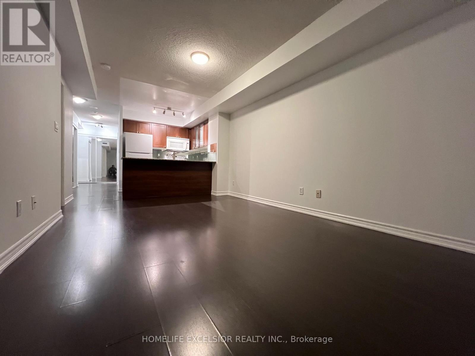 2011 - 761 Bay Street, Toronto, Ontario  M5G 2R2 - Photo 3 - C12526440