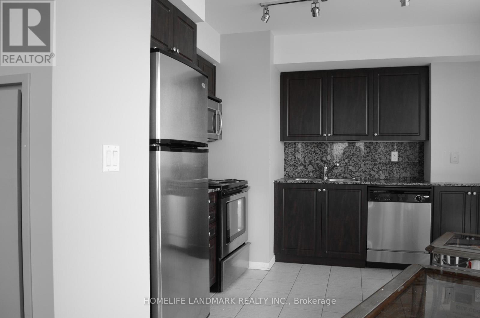 1704 - 215 Fort York Boulevard, Toronto, Ontario  M5V 4A2 - Photo 5 - C12526446