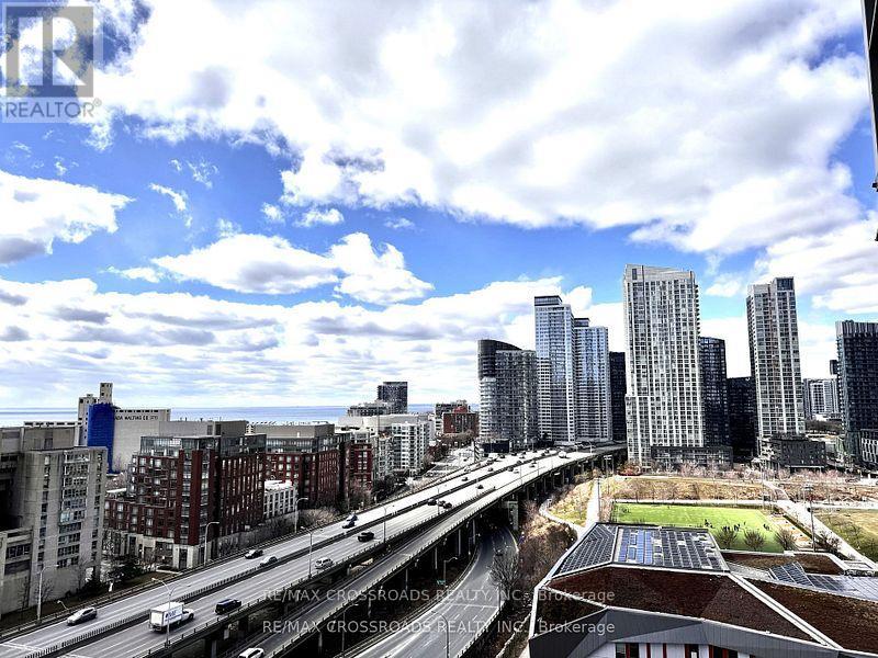 1815 - 11 Brunel Court, Toronto, Ontario  M5V 3Y3 - Photo 12 - C12526464