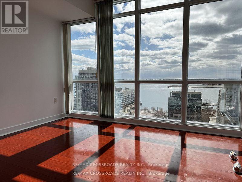 1815 - 11 Brunel Court, Toronto, Ontario  M5V 3Y3 - Photo 5 - C12526464