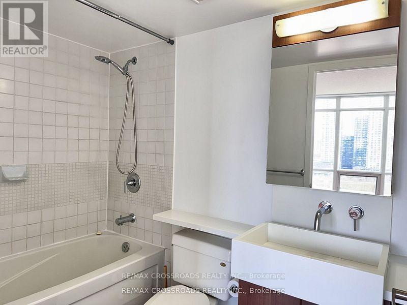 1815 - 11 Brunel Court, Toronto, Ontario  M5V 3Y3 - Photo 8 - C12526464