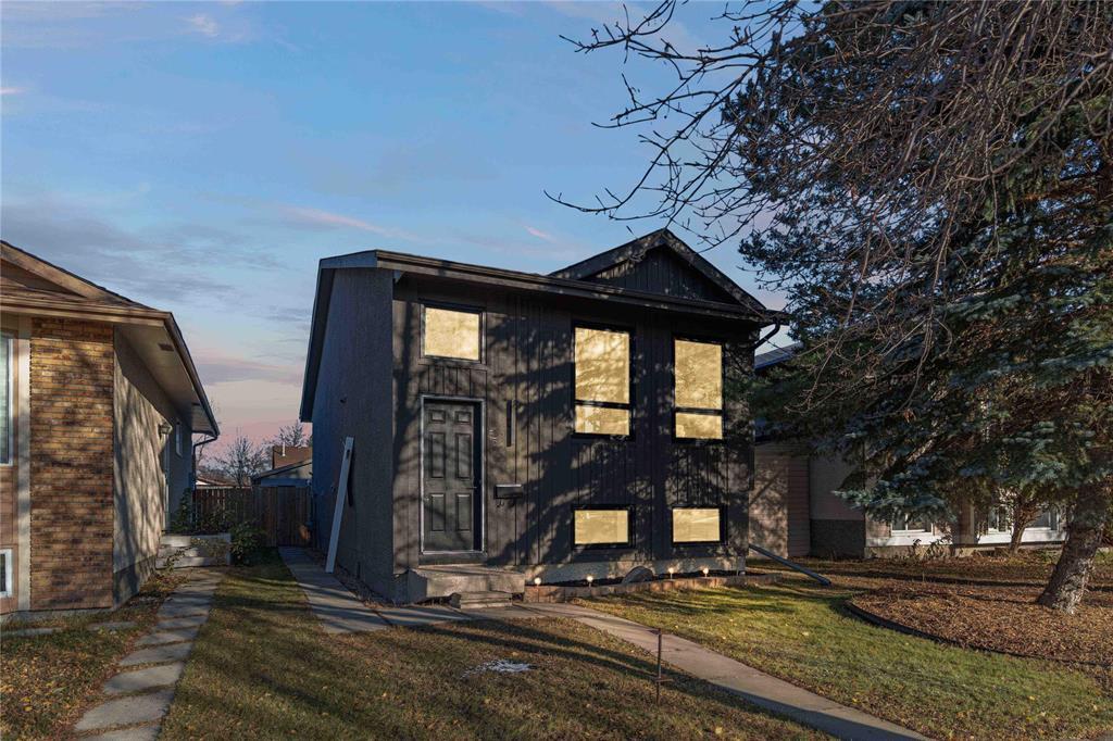 557 Ashworth Street, Winnipeg, Manitoba  R2N 3J6 - Photo 1 - 202528158