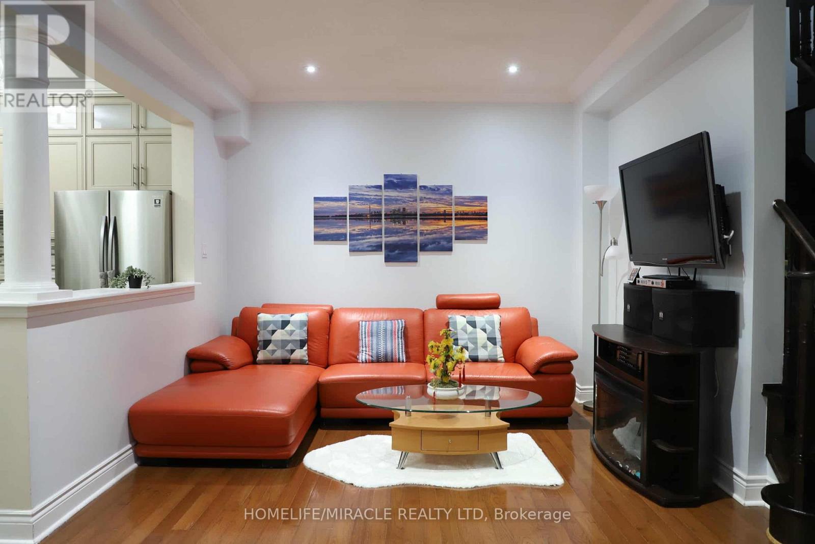 243 Venice Gate Drive, Vaughan, Ontario  L4H 0G1 - Photo 15 - N12526442