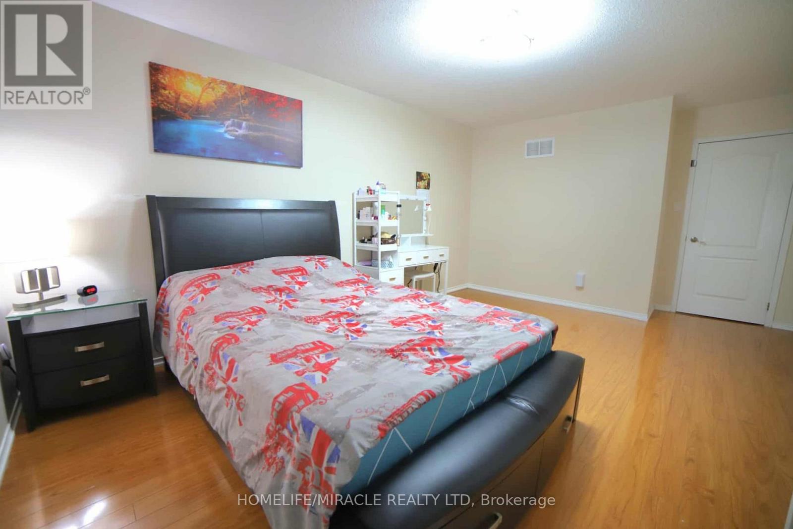 243 Venice Gate Drive, Vaughan, Ontario  L4H 0G1 - Photo 27 - N12526442