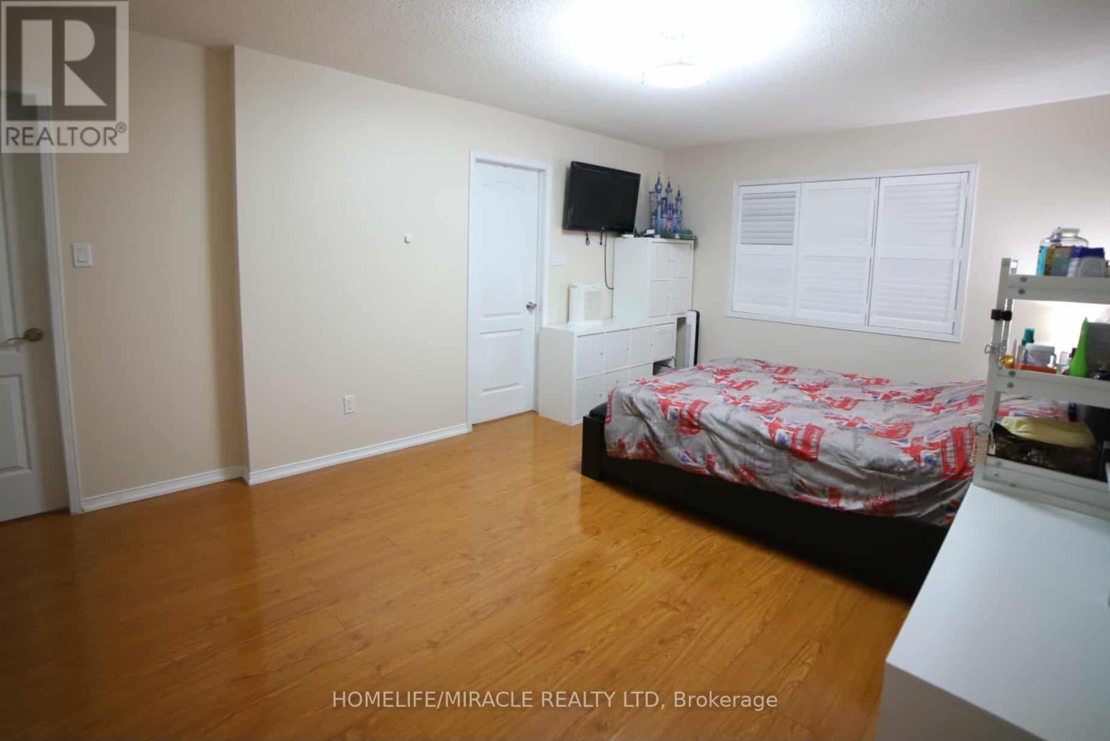 243 Venice Gate Drive, Vaughan, Ontario  L4H 0G1 - Photo 29 - N12526442