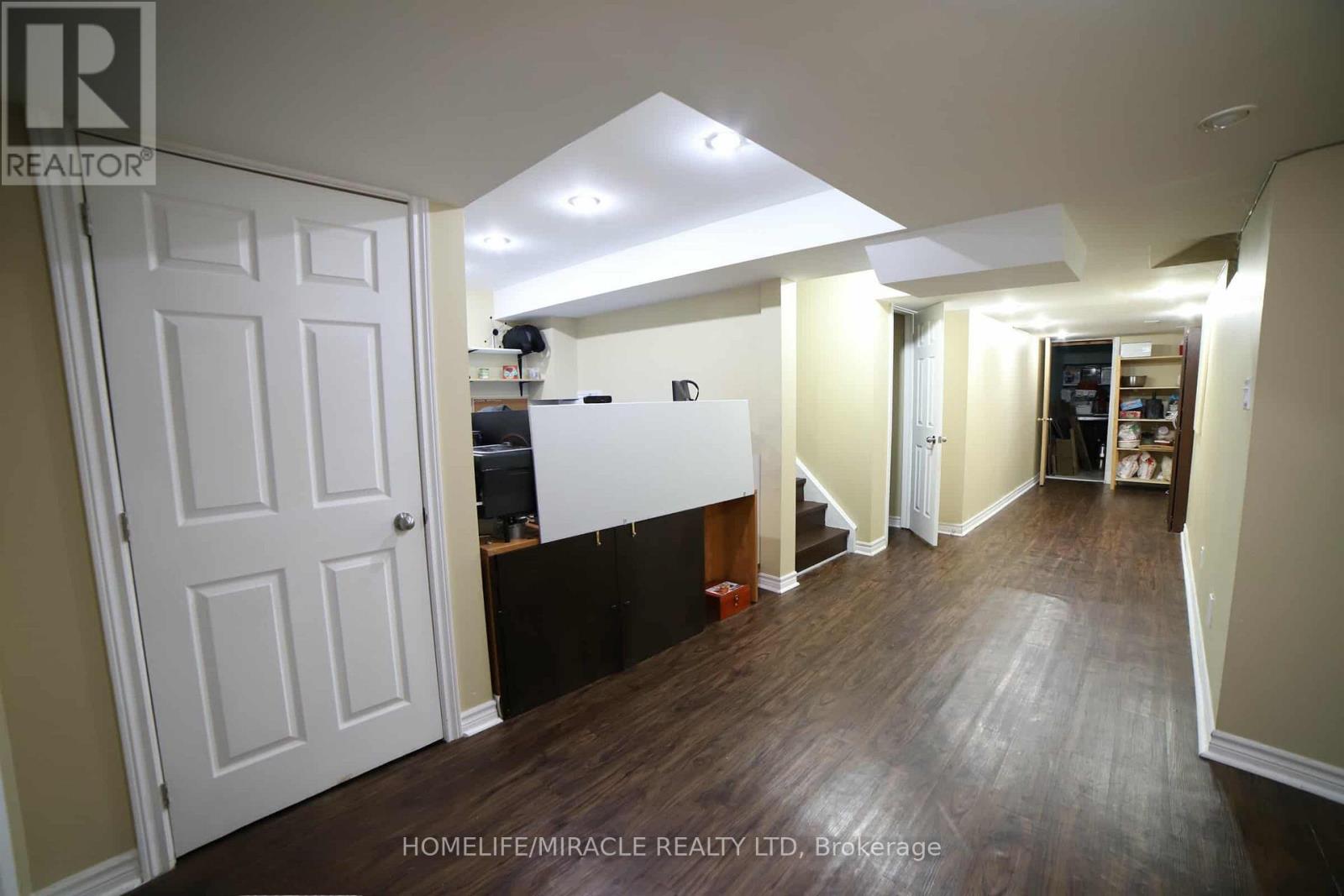 243 Venice Gate Drive, Vaughan, Ontario  L4H 0G1 - Photo 35 - N12526442