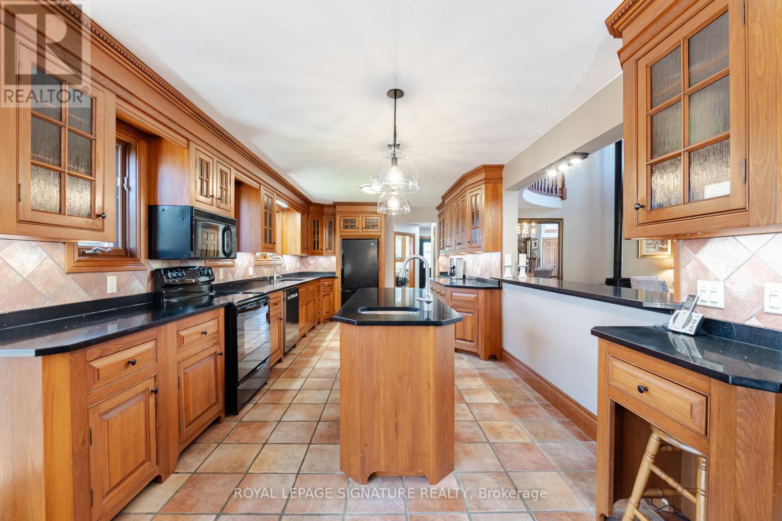 587 Hillcrest Road, Norfolk, Ontario  N3Y 4K1 - Photo 13 - X12526462