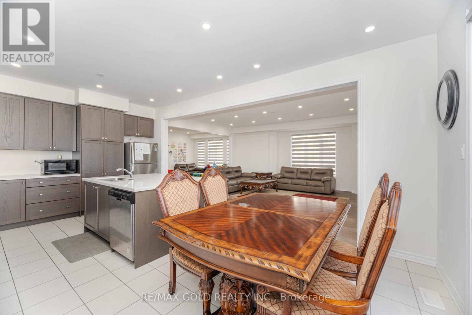 2 Madawaska Road, Caledon, Ontario  L7C 4J8 - Photo 21 - W12522608