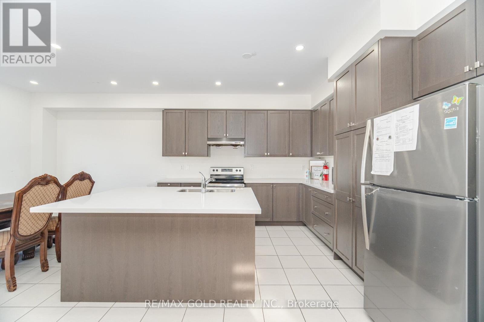 2 Madawaska Road, Caledon, Ontario  L7C 4J8 - Photo 19 - W12522608