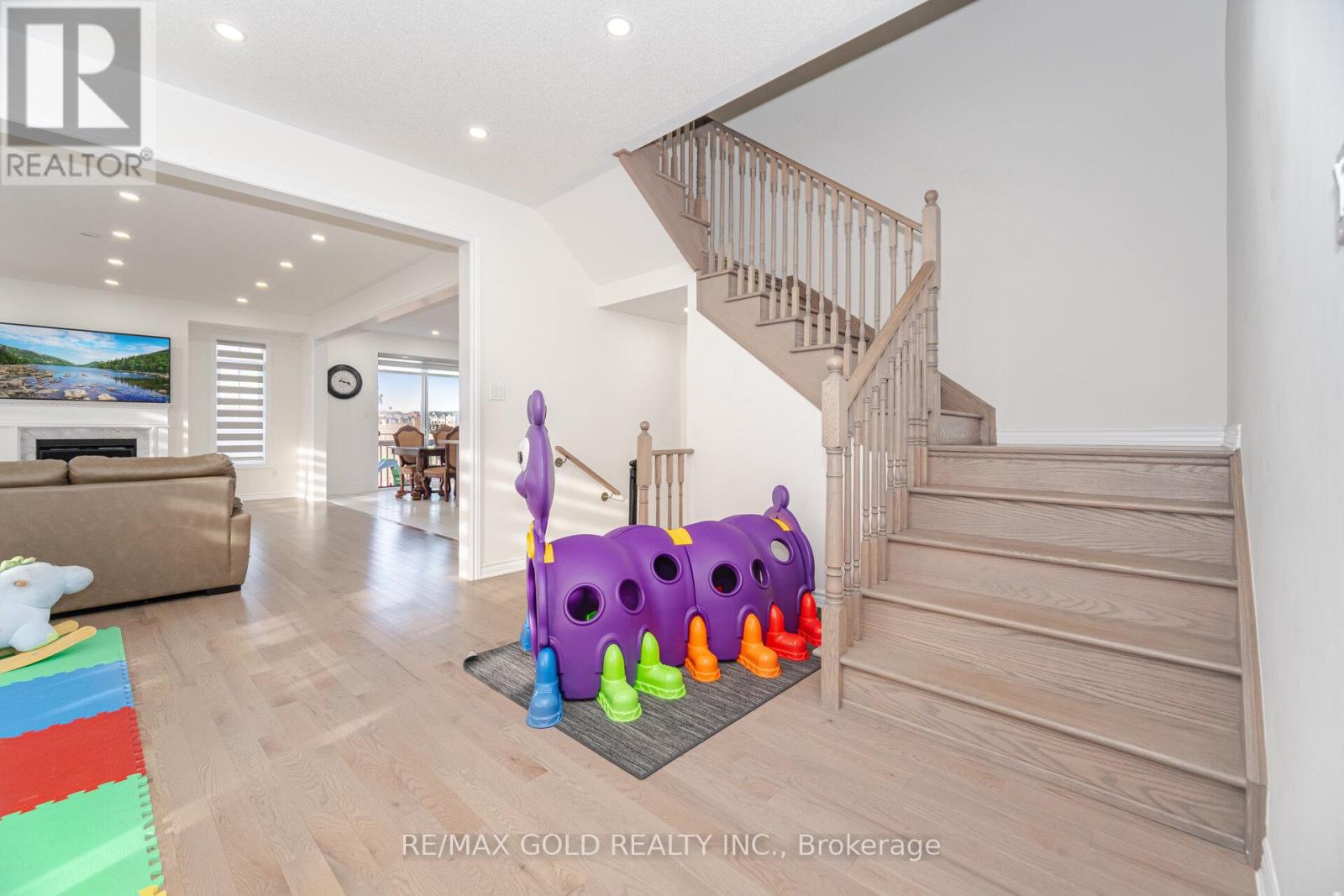 2 Madawaska Road, Caledon, Ontario  L7C 4J8 - Photo 25 - W12522608