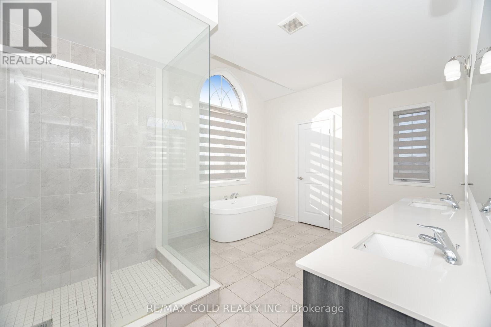 2 Madawaska Road, Caledon, Ontario  L7C 4J8 - Photo 30 - W12522608