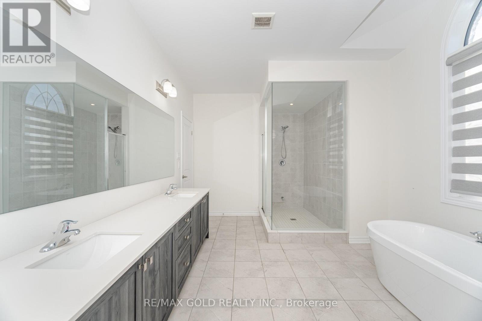 2 Madawaska Road, Caledon, Ontario  L7C 4J8 - Photo 31 - W12522608