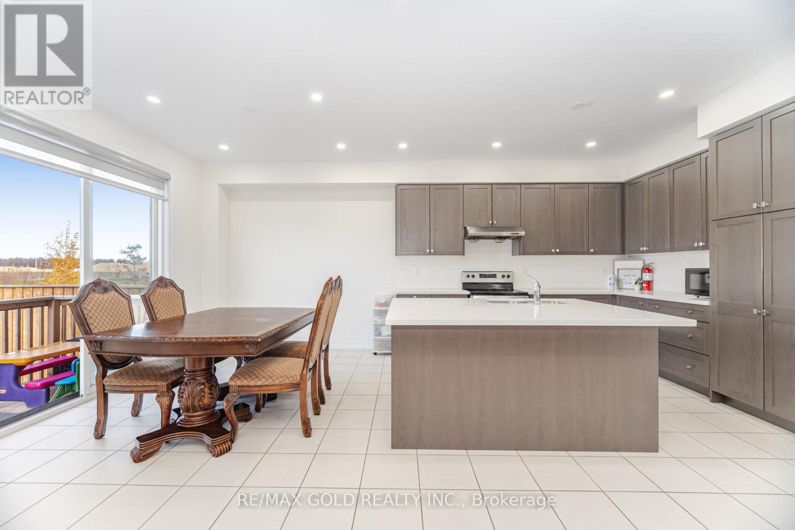 2 Madawaska Road, Caledon, Ontario  L7C 4J8 - Photo 16 - W12522608