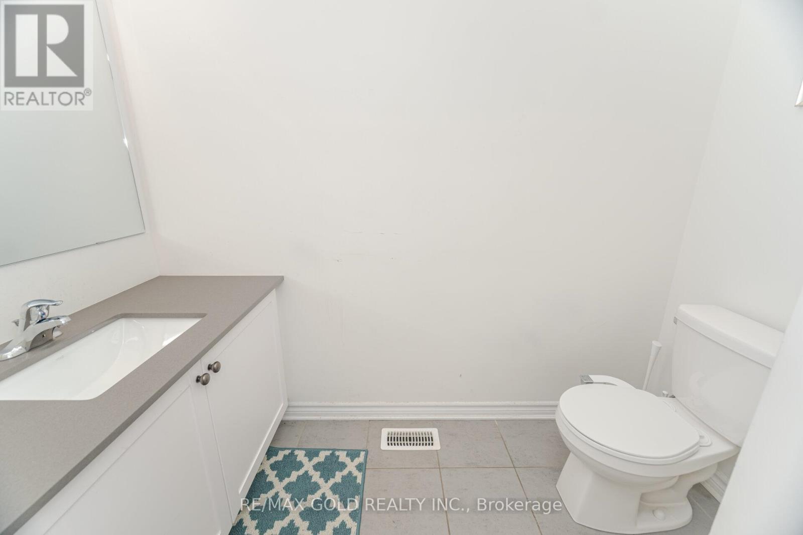 2 Madawaska Road, Caledon, Ontario  L7C 4J8 - Photo 24 - W12522608