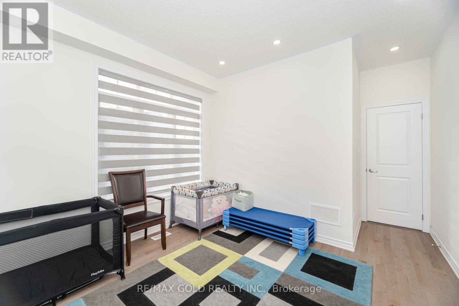 2 Madawaska Road, Caledon, Ontario  L7C 4J8 - Photo 23 - W12522608