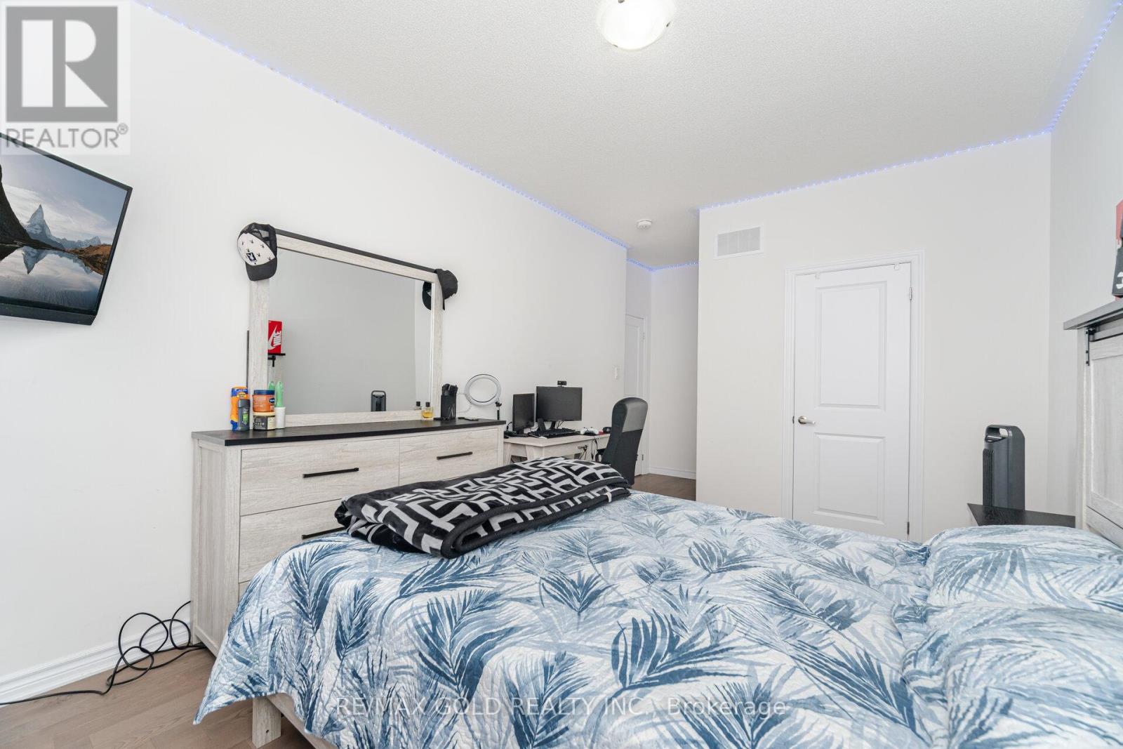 2 Madawaska Road, Caledon, Ontario  L7C 4J8 - Photo 33 - W12522608