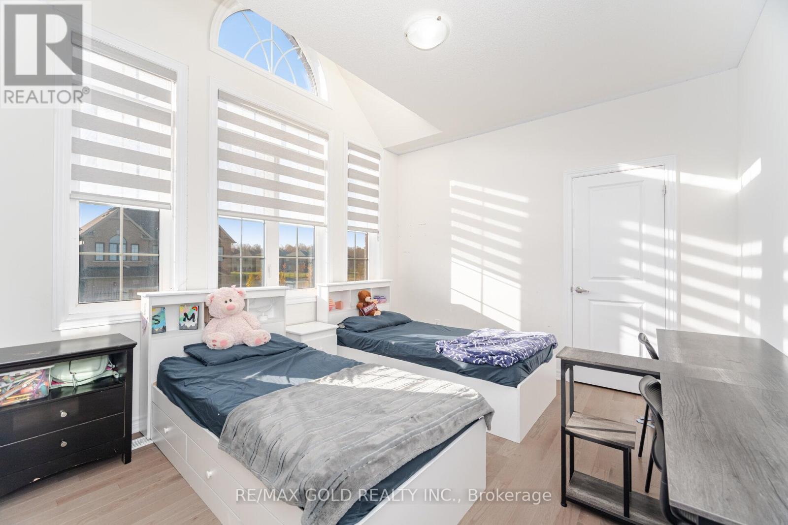 2 Madawaska Road, Caledon, Ontario  L7C 4J8 - Photo 35 - W12522608