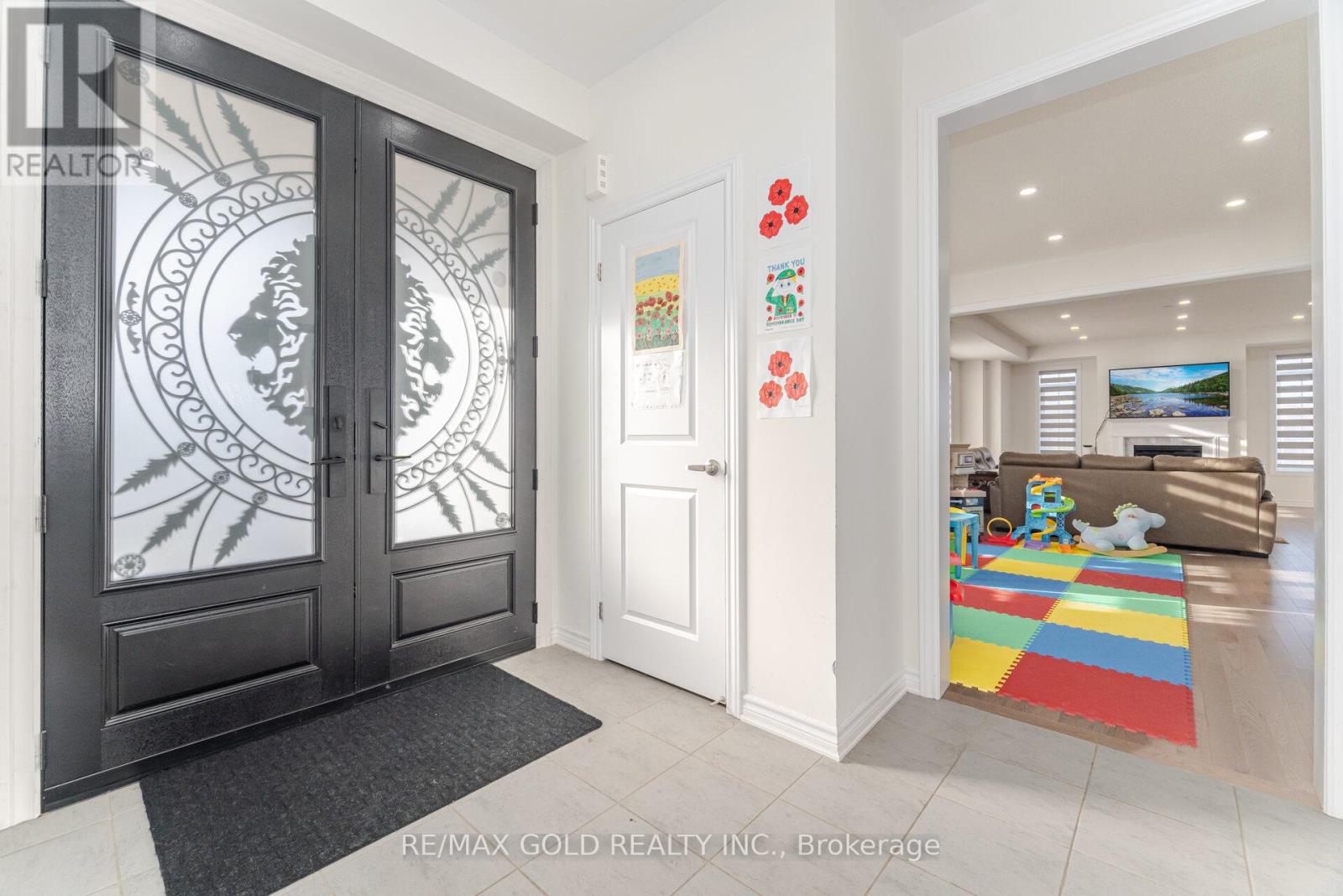 2 Madawaska Road, Caledon, Ontario  L7C 4J8 - Photo 7 - W12522608