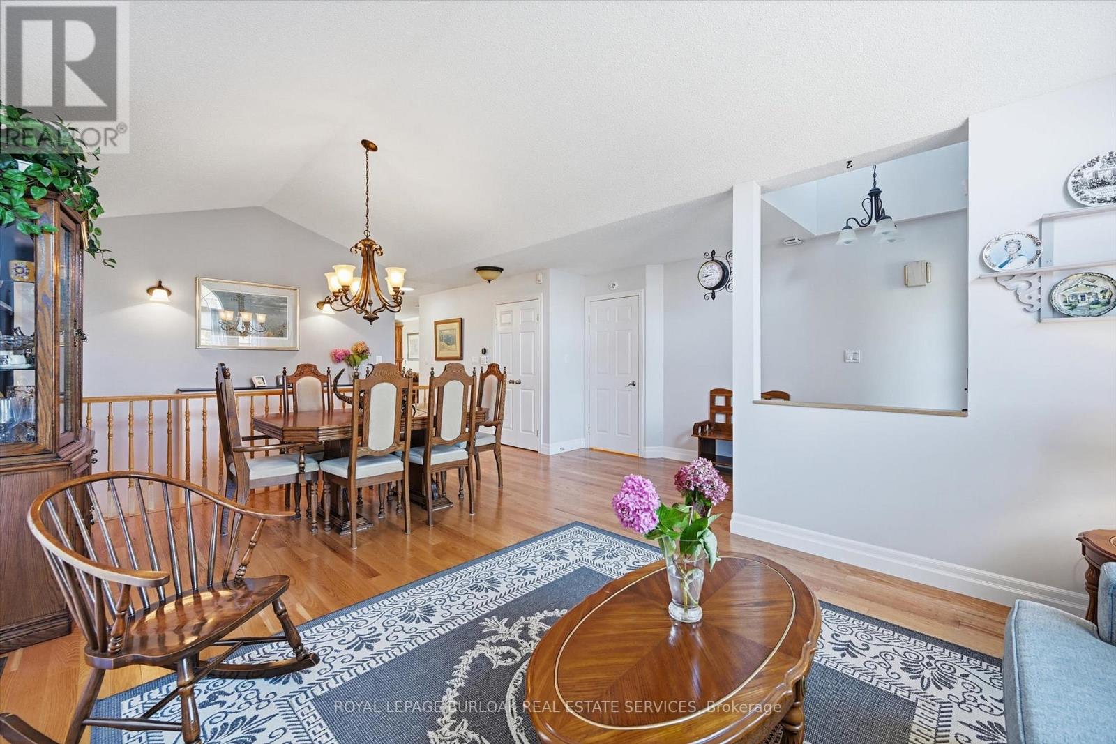 44 Rockhaven Lane, Hamilton, Ontario L8B 0J7 - Photo 10 - X12516220