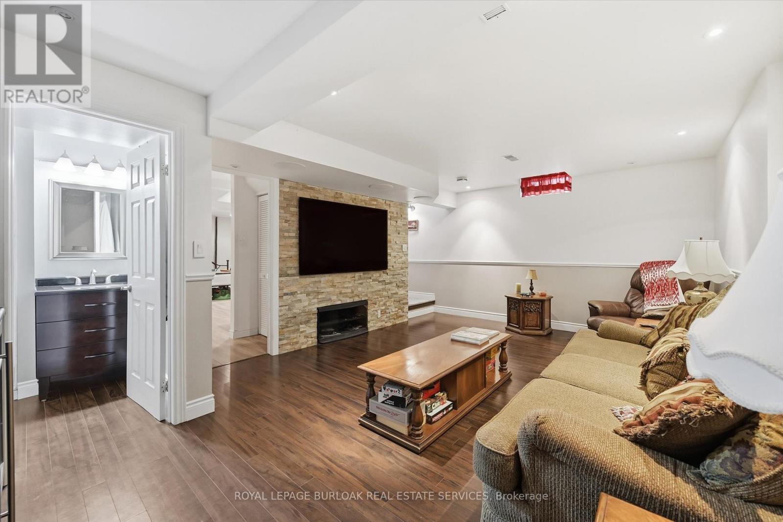 44 Rockhaven Lane, Hamilton, Ontario L8B 0J7 - Photo 27 - X12516220