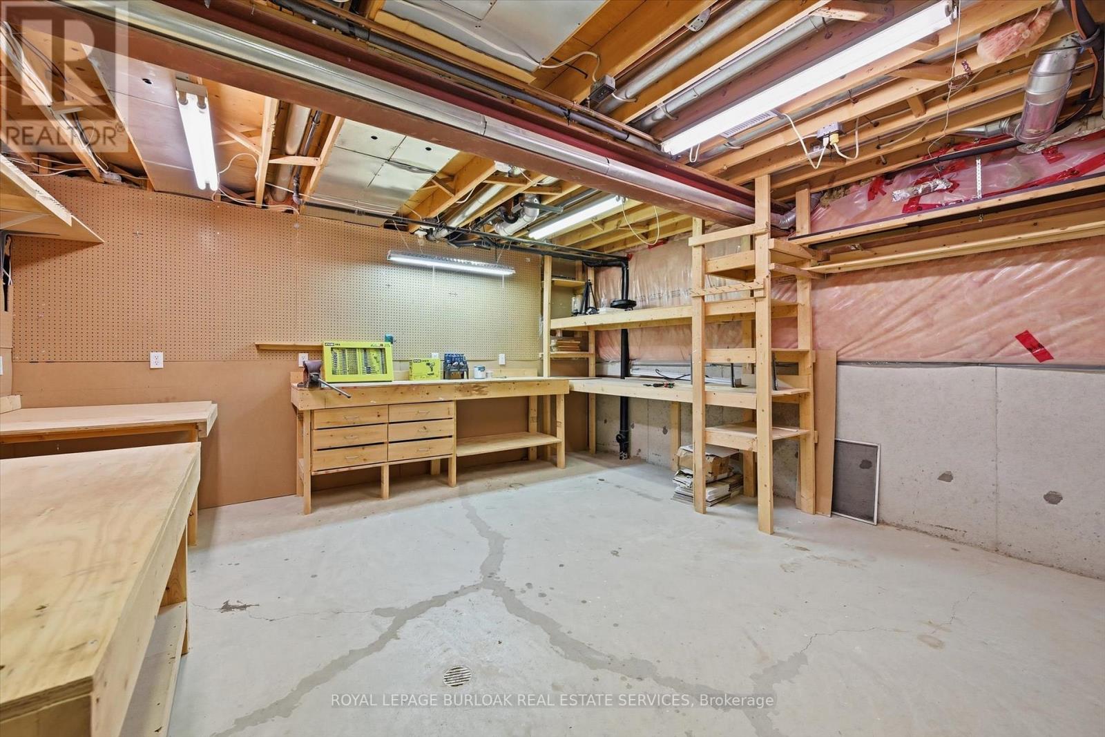 44 Rockhaven Lane, Hamilton, Ontario L8B 0J7 - Photo 33 - X12516220