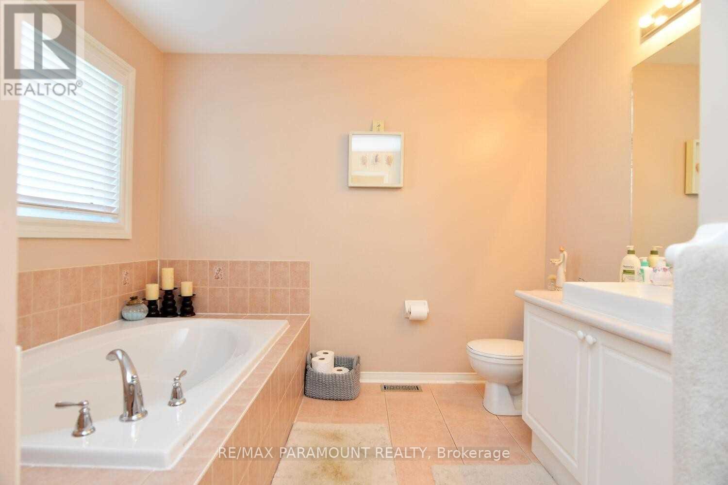 Upper - 321 Edenbrook Hill Drive, Brampton, Ontario  L7A 2L5 - Photo 16 - W12511762