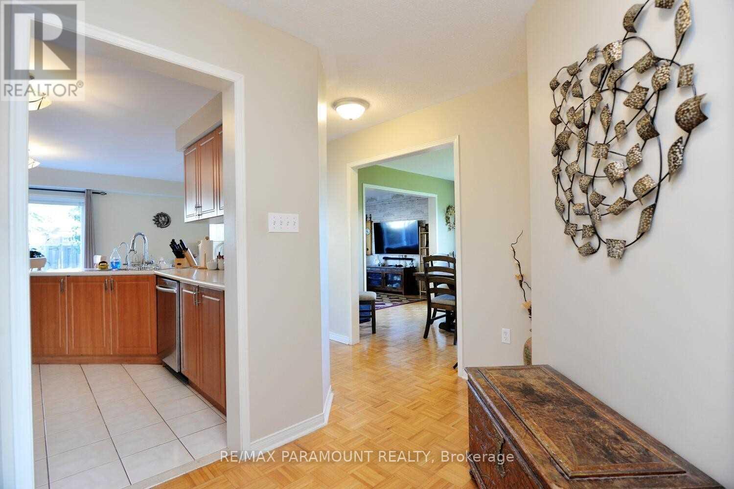 Upper - 321 Edenbrook Hill Drive, Brampton, Ontario  L7A 2L5 - Photo 3 - W12511762