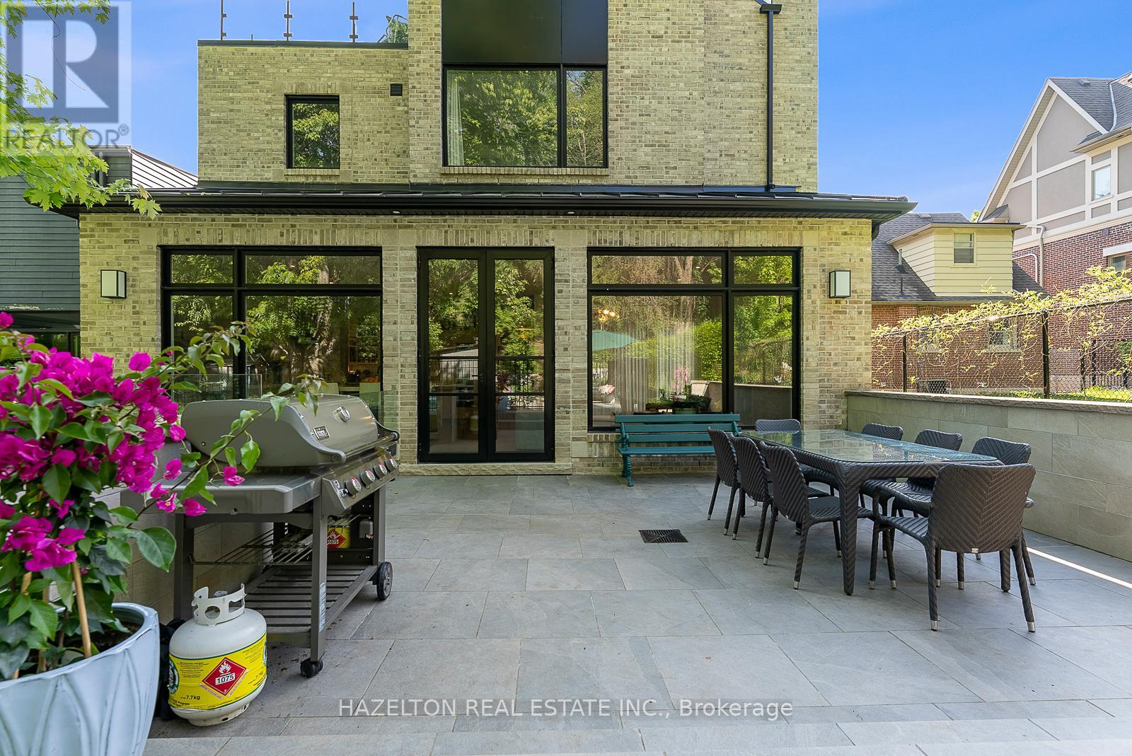 35 Worthington Crescent, Toronto, Ontario  M6S 3P5 - Photo 38 - W12428121