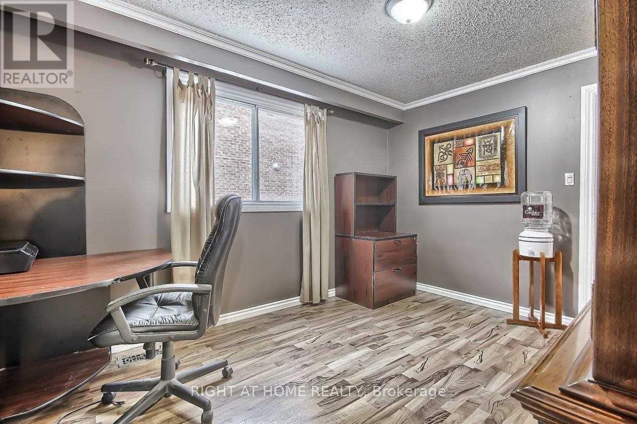 269 Manchester Drive, Newmarket, Ontario  L3Y 6J4 - Photo 13 - N12526482