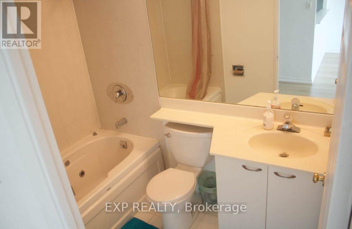 1003 - 55 Elm Drive W, Mississauga, Ontario  L5B 3Z3 - Photo 11 - W12526474