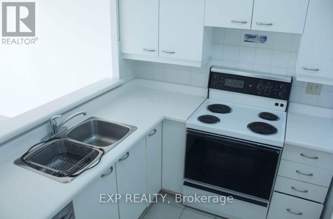 1003 - 55 Elm Drive W, Mississauga, Ontario  L5B 3Z3 - Photo 14 - W12526474