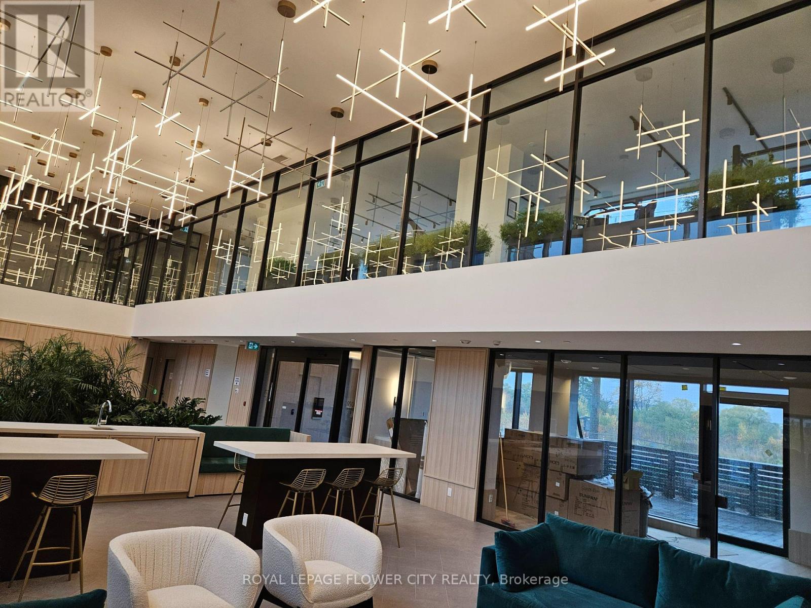 1008 - 3071 Trafalgar Road, Oakville, Ontario  L6H 8C6 - Photo 4 - W12526476