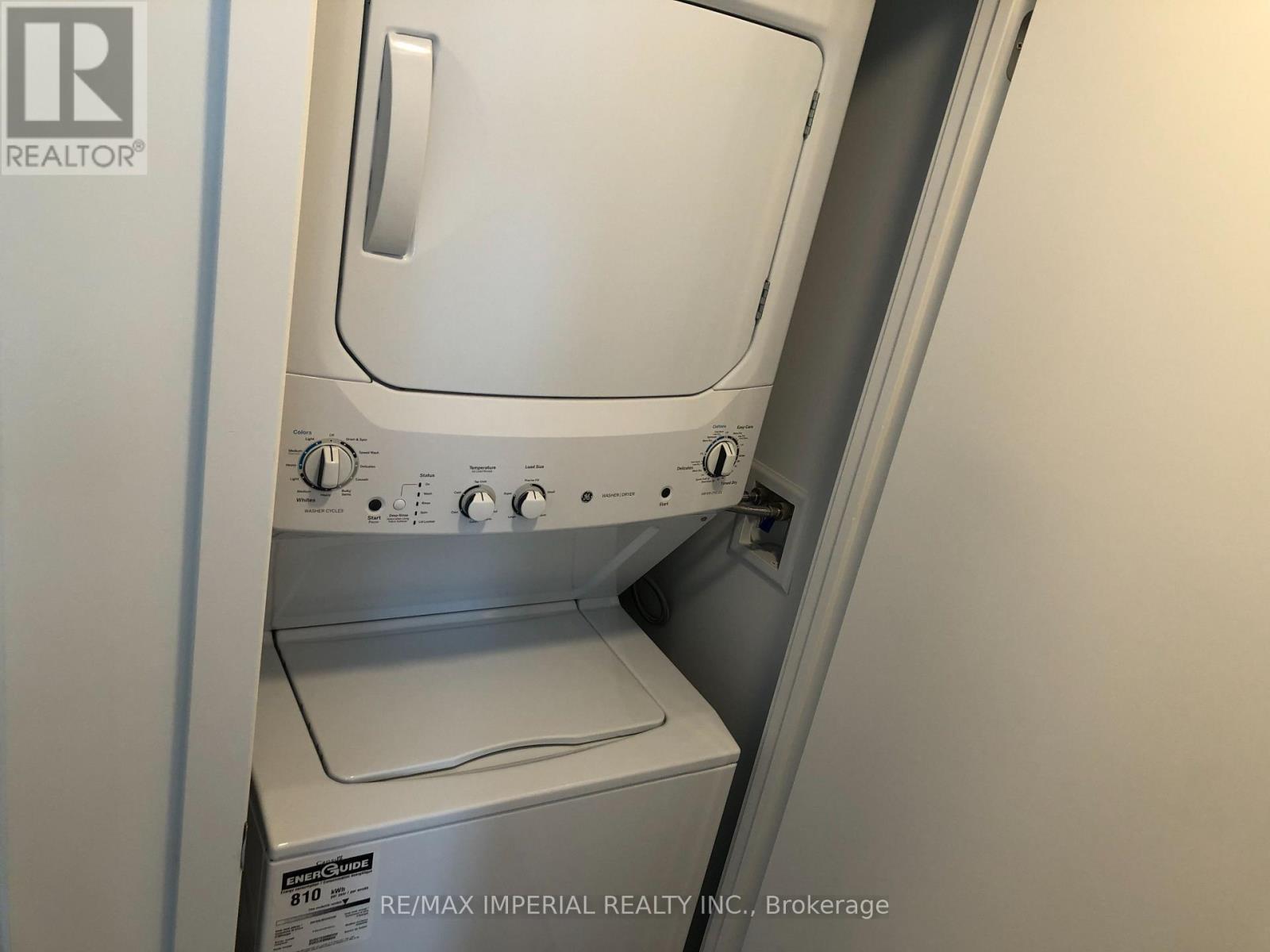 1709 - 4065 Confederation Parkway, Mississauga, Ontario  L5B 0L4 - Photo 13 - W12526480