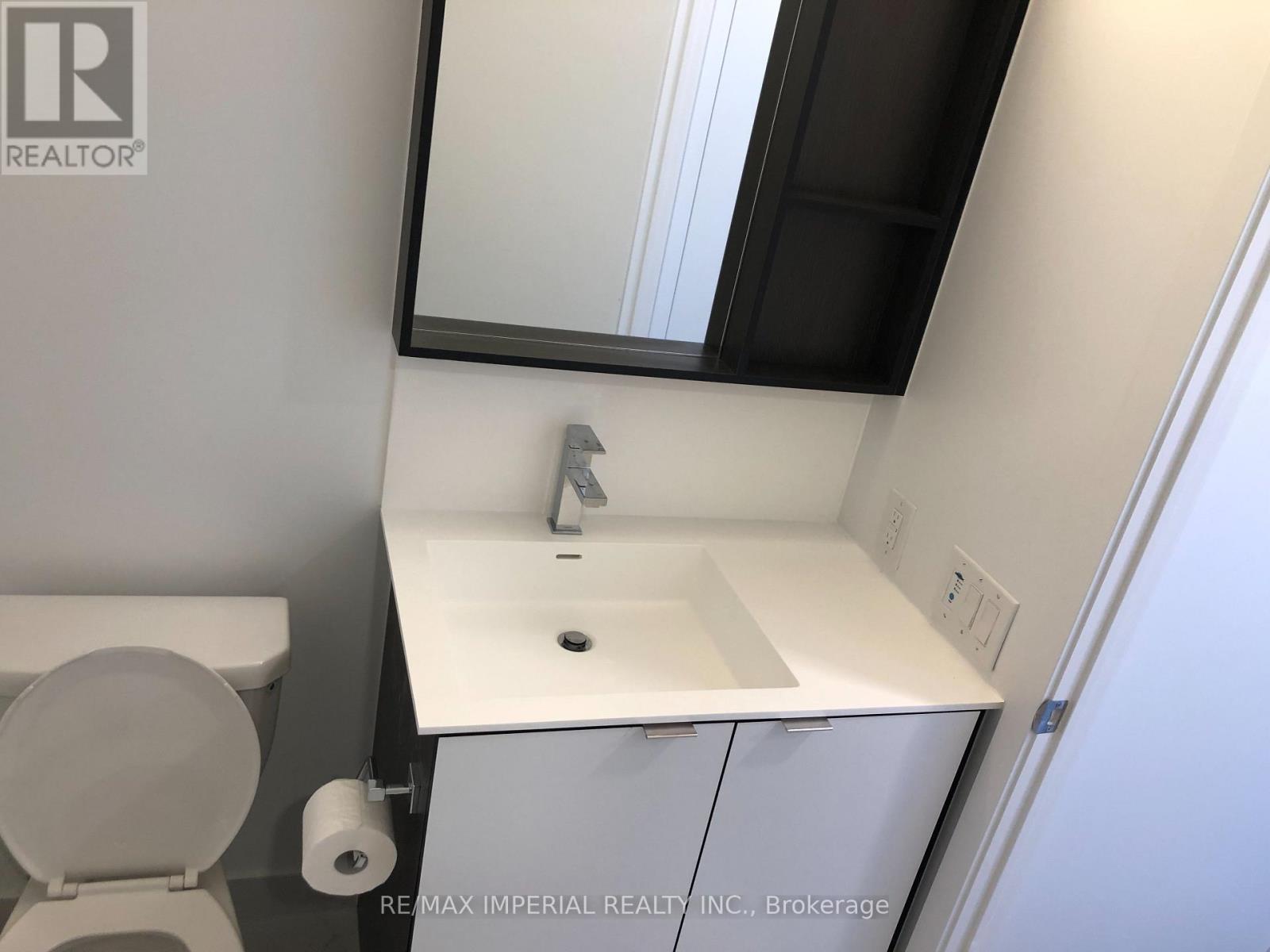 1709 - 4065 Confederation Parkway, Mississauga, Ontario  L5B 0L4 - Photo 9 - W12526480