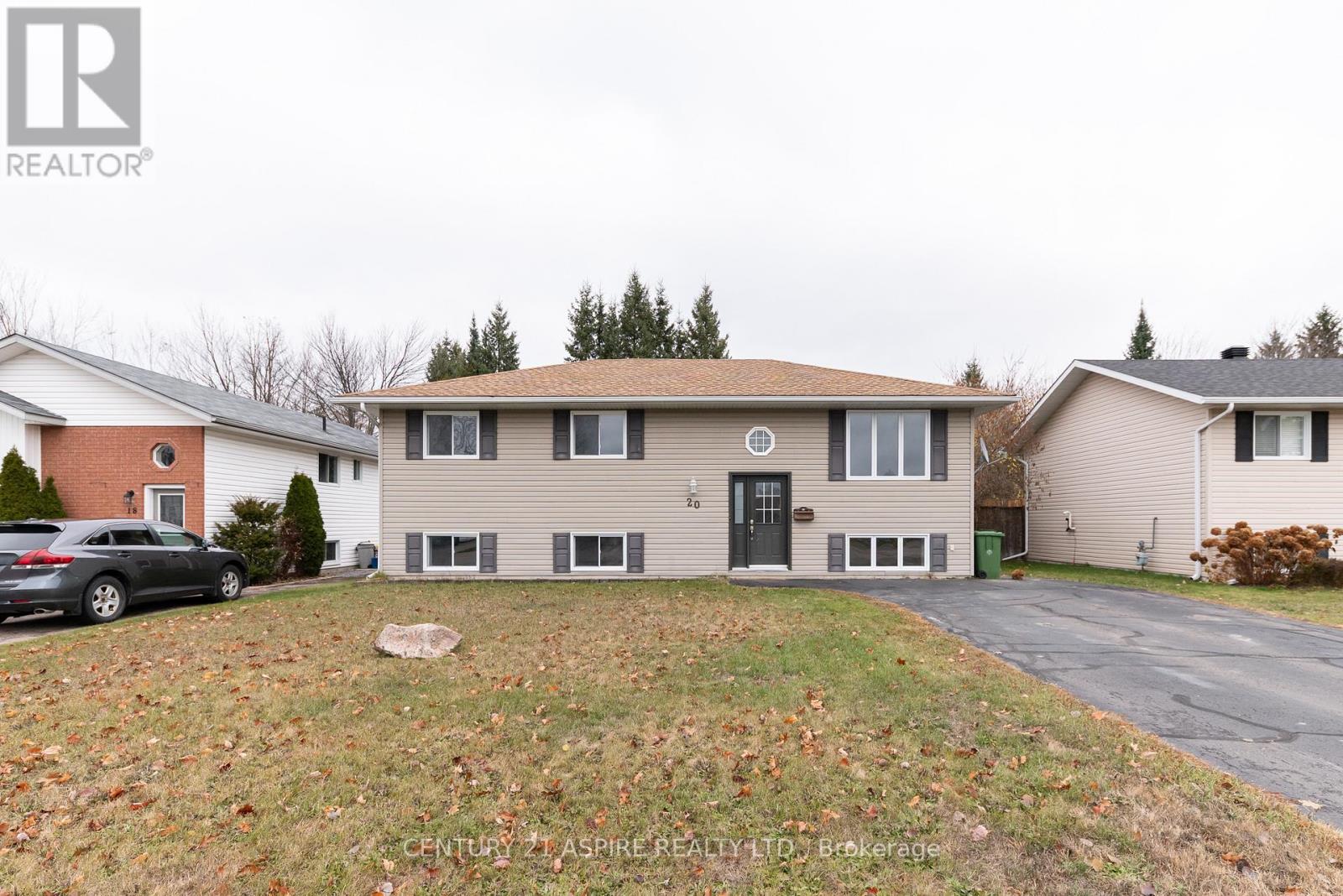 20 BRIARWOOD DRIVE, Petawawa, Ontario