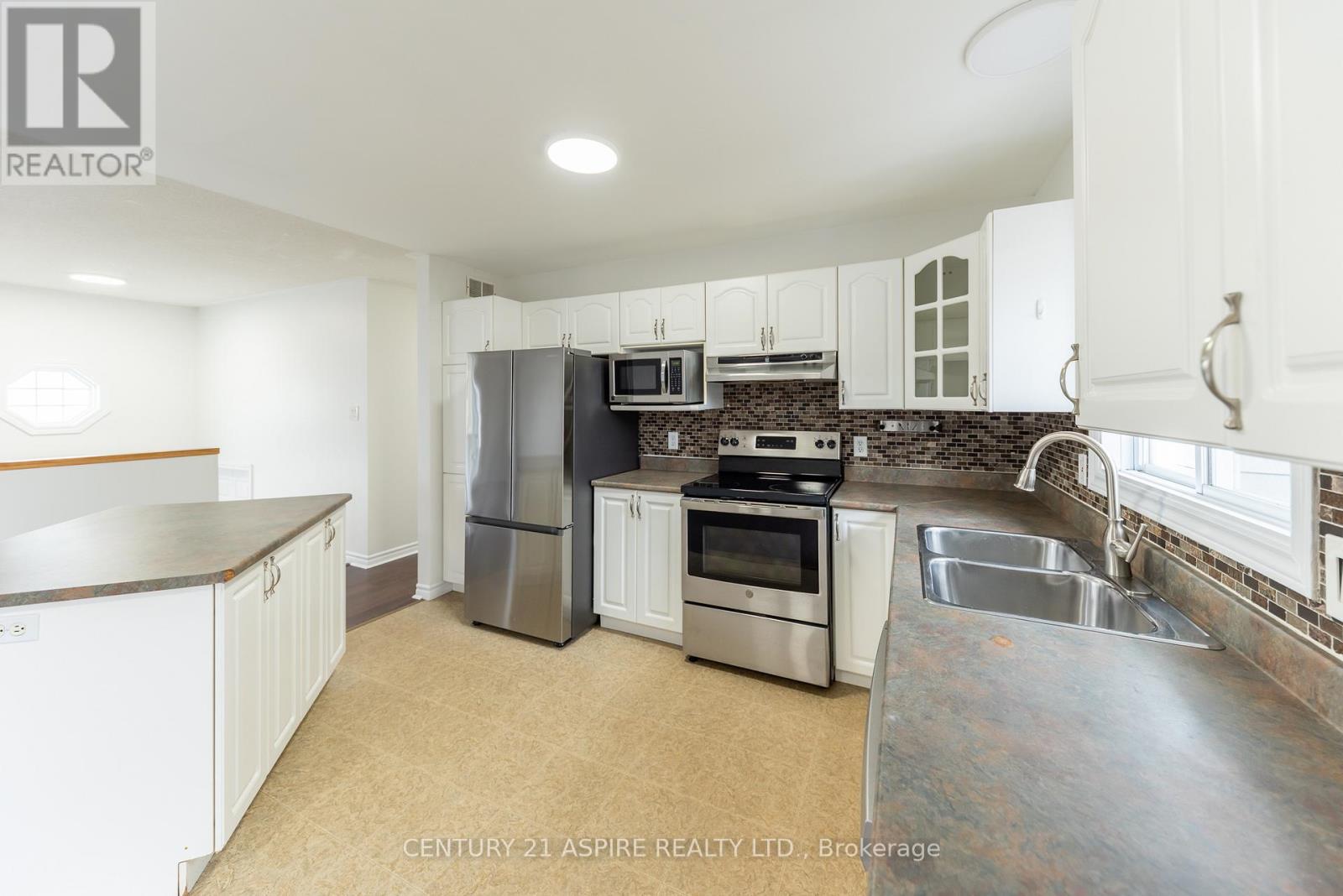 20 Briarwood Drive, Petawawa, Ontario K8H 3N8 - Photo 13 - X12526492