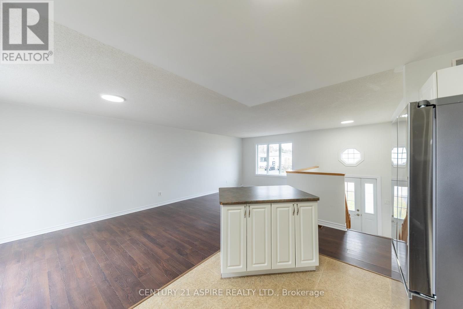 20 Briarwood Drive, Petawawa, Ontario K8H 3N8 - Photo 14 - X12526492